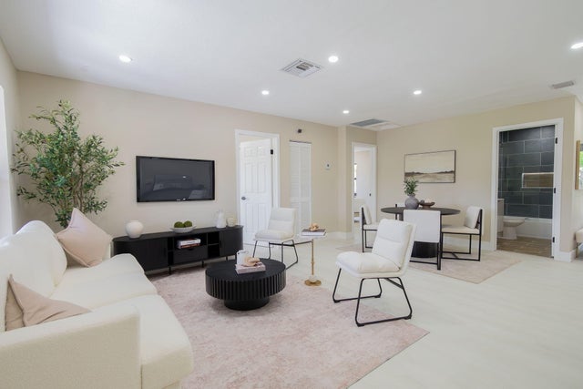 1 of 33 - 5409 Ne 4th Avenue, Oakland Park, FL