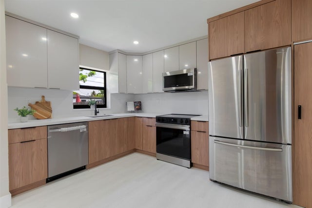 5 of 33 - 5409 Ne 4th Avenue, Oakland Park, FL
