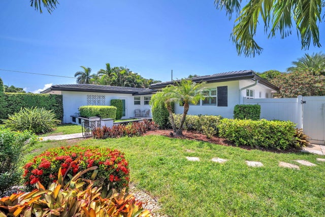 2 of 37 - 850 W Camino Real, Boca Raton, FL