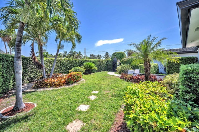 4 of 37 - 850 W Camino Real, Boca Raton, FL