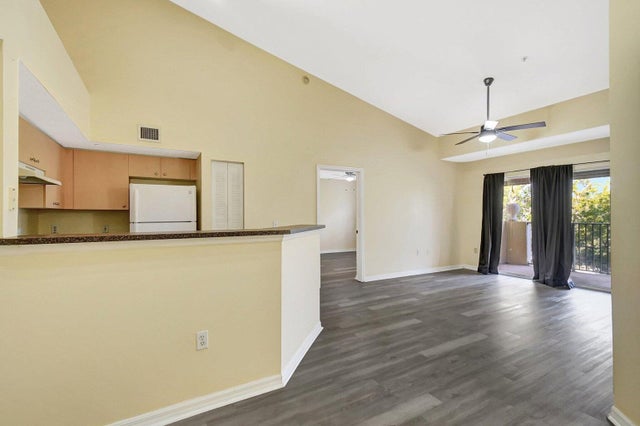 3 of 47 - 4101 San Marino 303 Boulevard #303, West Palm Beach, FL