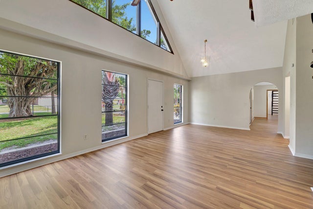 4 of 35 - 5404 Sunset Boulevard, Fort Pierce, FL