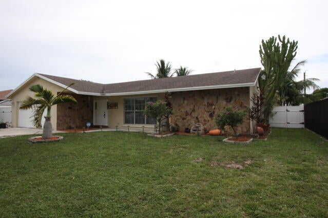 1 of 46 - 5199 Woodstone Circle E, Lake Worth, FL