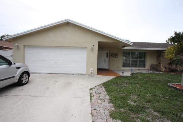 3 of 46 - 5199 Woodstone Circle E, Lake Worth, FL