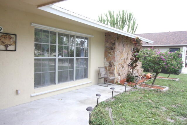 4 of 46 - 5199 Woodstone Circle E, Lake Worth, FL