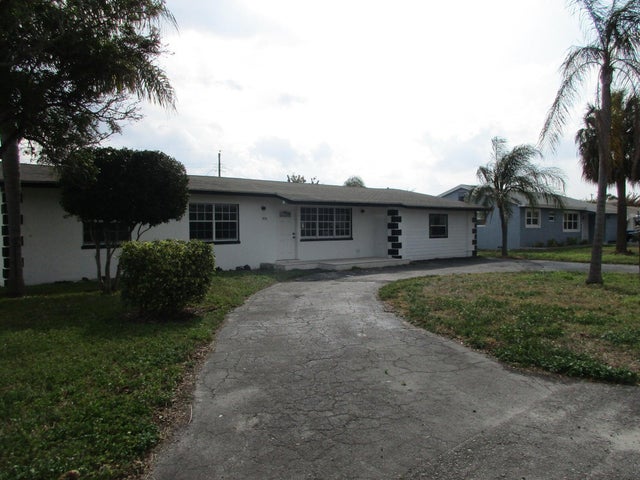 2 of 26 - 806 Minnesota Street, Lantana, FL