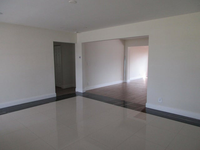 4 of 26 - 806 Minnesota Street, Lantana, FL