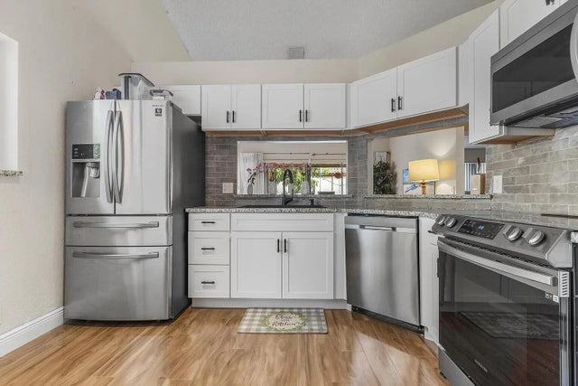 4 of 17 - 12 Via De Casas Sur #203, Boynton Beach, FL