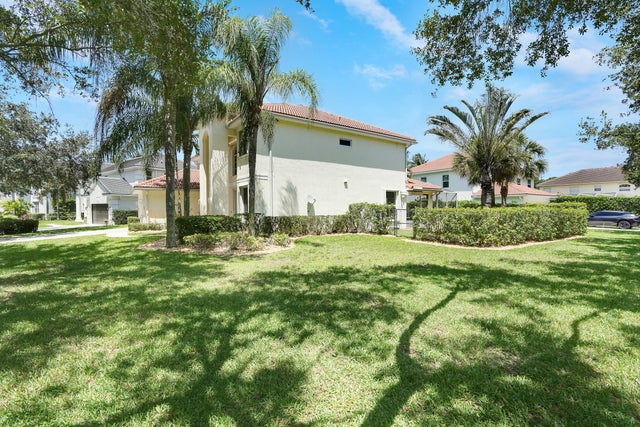 5 of 40 - 220 Blackbird Lane, Jupiter, FL