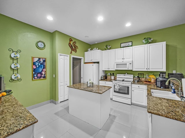 4 of 21 - 1081 Sw Jacqueline Avenue, Port Saint Lucie, FL