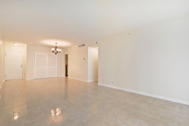 5 of 17 - 3001 S Ocean Drive #201, Hollywood, FL