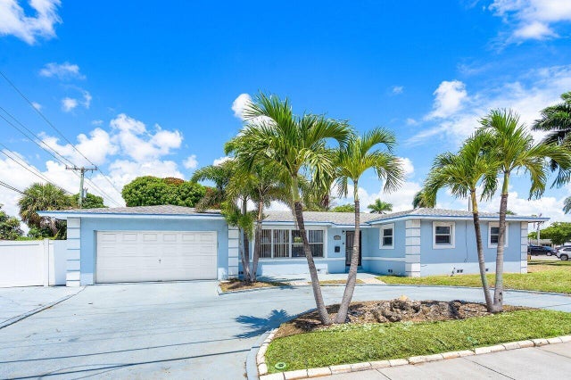 2 of 23 - 1209 N Australian Avenue, West Palm Beach, FL