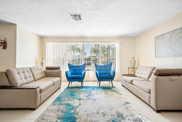 5 of 23 - 1209 N Australian Avenue, West Palm Beach, FL