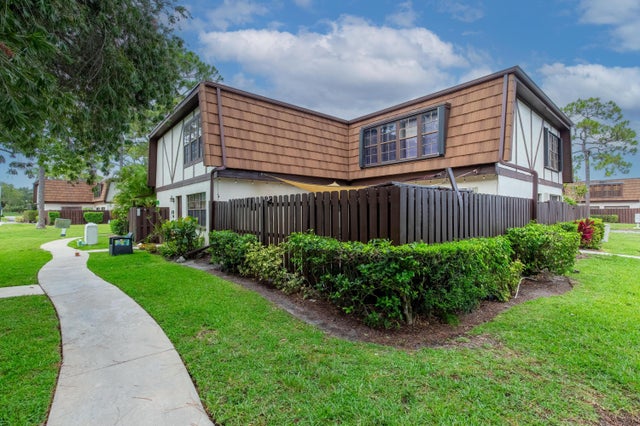 4 of 27 - 103 Weybridge C Circle #c, Royal Palm Beach, FL