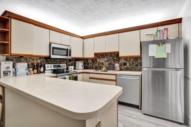 4 of 37 - 4628 Suburban Pines Drive, Lake Worth, FL