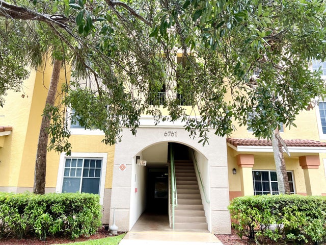 1 of 13 - 6761 Heritage Grande #3303, Boynton Beach, FL