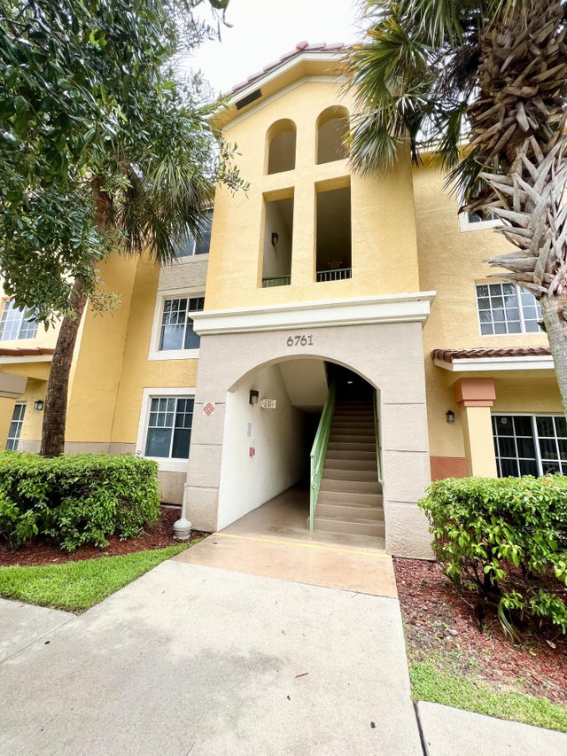 2 of 13 - 6761 Heritage Grande #3303, Boynton Beach, FL