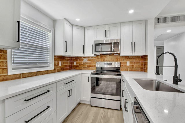 1 of 24 - 216 Flanders E E, Delray Beach, FL