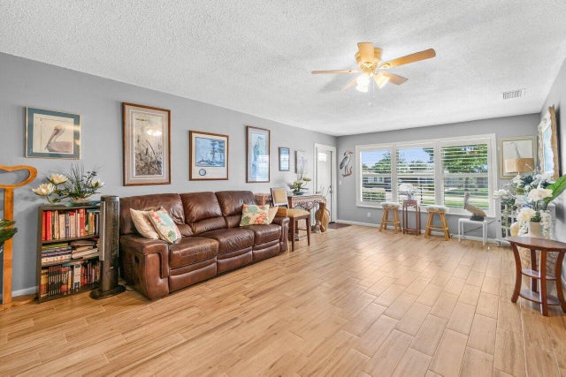 5 of 23 - 7376 W Oakridge Circle #c, Lake Worth, FL