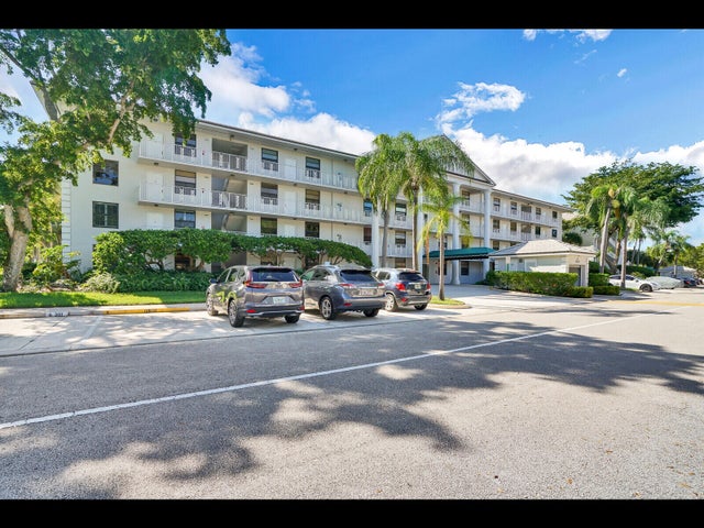 1 of 26 - 3636 Whitehall Drive #401, West Palm Beach, FL