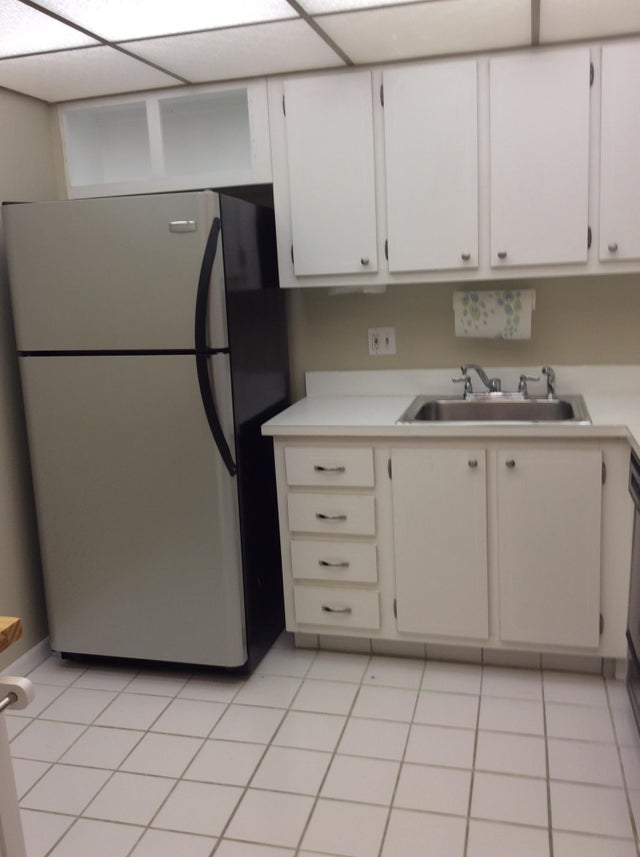 2 of 24 - 470 Executive Center Dr #2k, West Palm Beach, FL