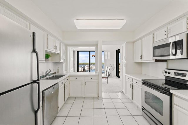 3 of 37 - 120 Lakeshore Drive #735, North Palm Beach, FL