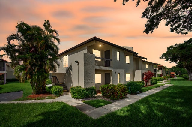 3 of 89 - 8536 Casa Del Lago #49 -b, Boca Raton, FL