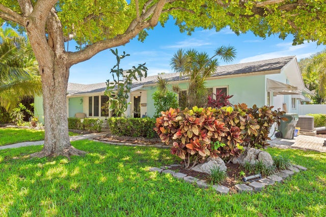 1 of 28 - 1098 Sw 2nd Street, Boca Raton, FL