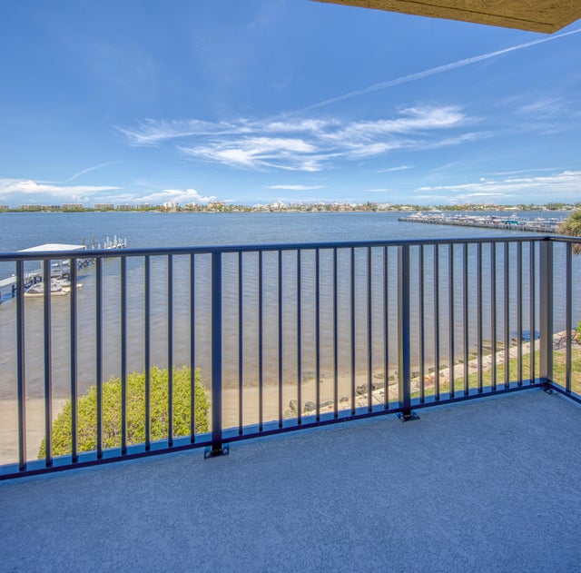 1 of 52 - 896 N Federal Highway #324, Lantana, FL
