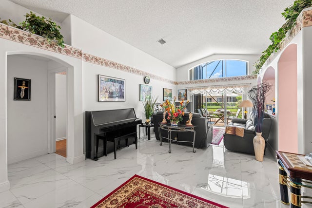 5 of 21 - 6251 Grand Cypress Circle, Lake Worth, FL
