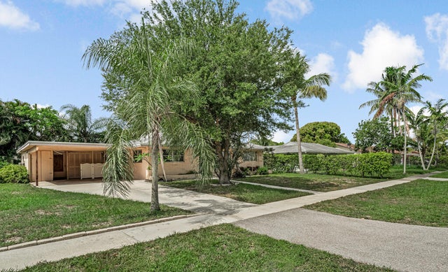 2 of 30 - 4840 Pineaire Lane, West Palm Beach, FL