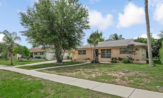3 of 30 - 4840 Pineaire Lane, West Palm Beach, FL