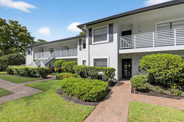 2 of 47 - 10 Southport Lane #e, Boynton Beach, FL