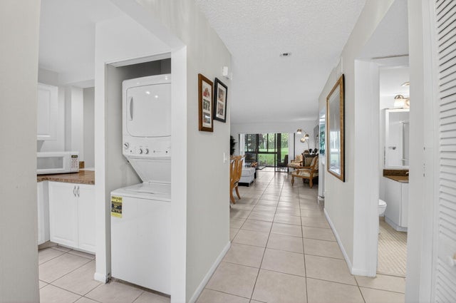 4 of 47 - 10 Southport Lane #e, Boynton Beach, FL