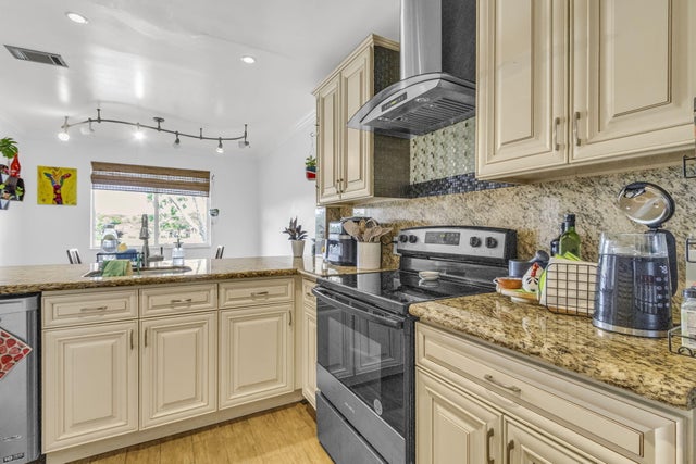 3 of 20 - 866 Nw 92nd Av, Plantation, FL