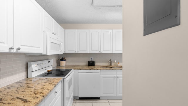3 of 22 - 1630 Nw 18th Avenue #101, Delray Beach, FL