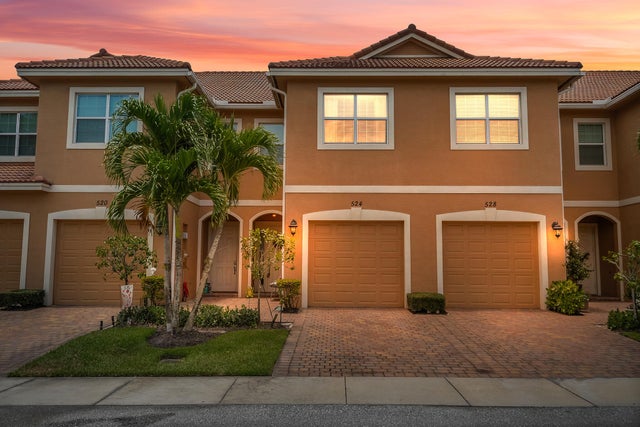 1 of 43 - 524 Sw Glen Crest Way, Stuart, FL