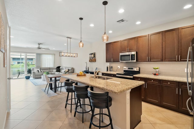 2 of 43 - 524 Sw Glen Crest Way, Stuart, FL