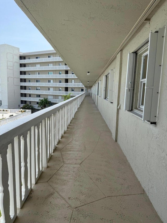 5 of 15 - 801 Lake Shore 411 Drive #411, Lake Park, FL