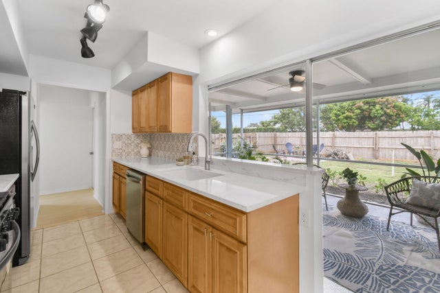 4 of 27 - 507 Nw Billiar Avenue, Port Saint Lucie, FL