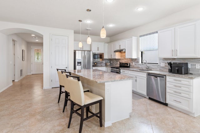 1 of 36 - 649 Se Monteiro Drive, Port Saint Lucie, FL