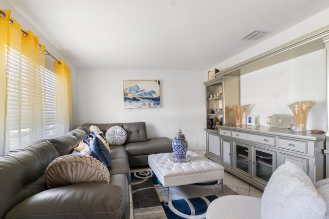 4 of 45 - 491 Sw Namoit Place, Port Saint Lucie, FL