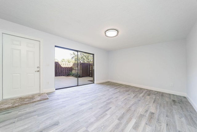 3 of 36 - 825 Center Street #32a, Jupiter, FL