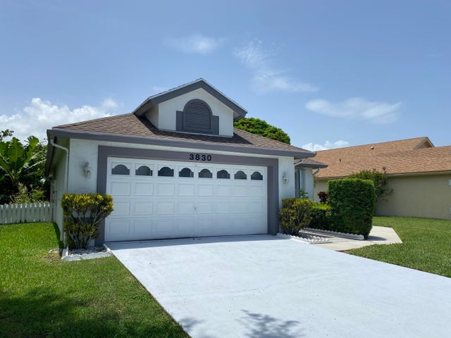 2 of 21 - 3830 Circle Lake Drive, West Palm Beach, FL