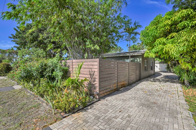 3 of 30 - 1212 Ne 17th Avenue, Fort Lauderdale, FL