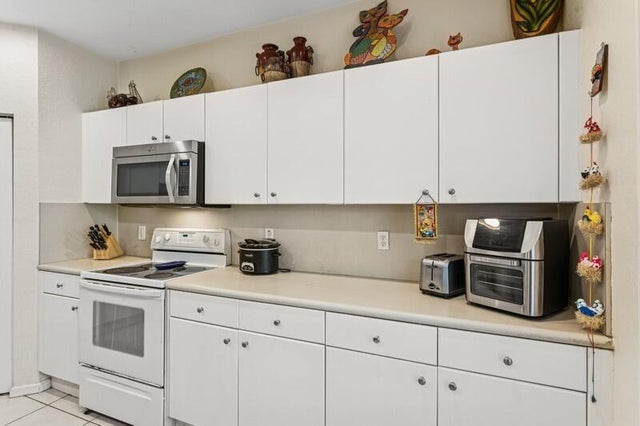 4 of 23 - 315 Spruce Street, Boynton Beach, FL
