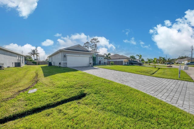 3 of 42 - 148 Sw Sea Lion Road, Port Saint Lucie, FL