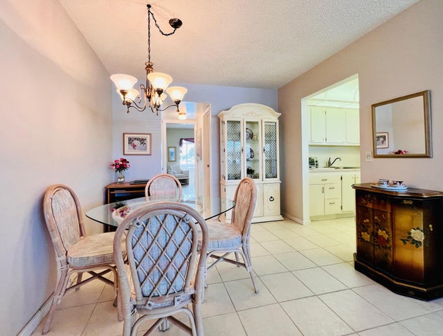 4 of 17 - 143 Chatham G, West Palm Beach, FL