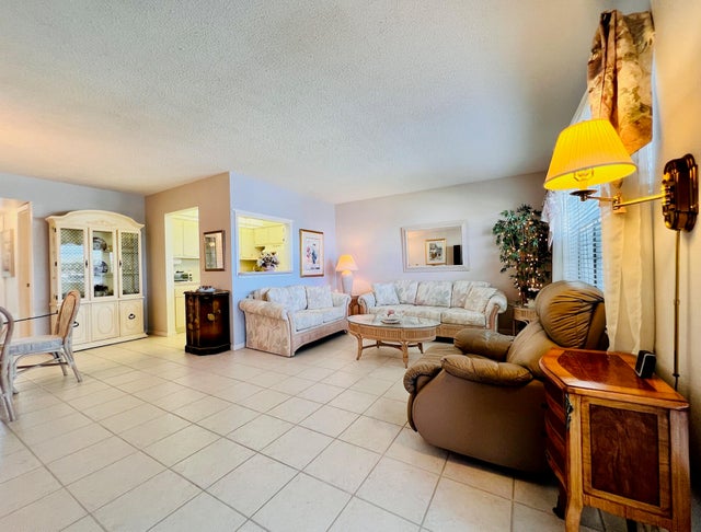 5 of 17 - 143 Chatham G, West Palm Beach, FL