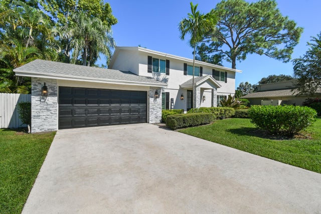 1 of 33 - 6801 Eastpointe Pines St, Palm Beach Gardens, FL